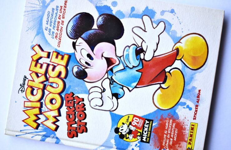 Mickey Mouse Sticker Story 90 Años (Panini