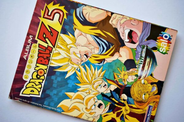 Dragon Ball Z5 (Salo, 1999): Tiene 118 Láminas (Álbum)