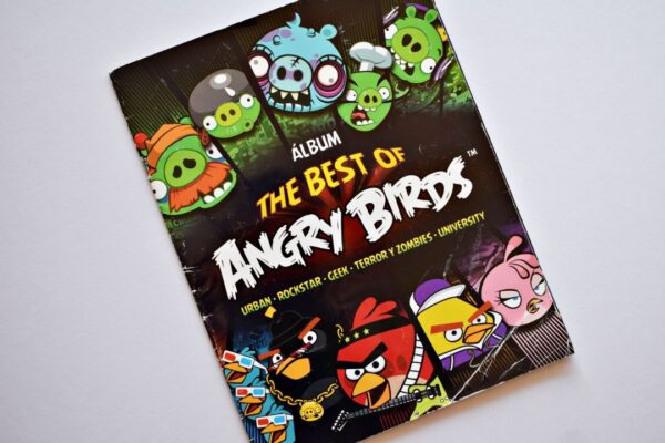 Angry Birds The Best (Klu, 2013): Tiene 16 Láminas (Álbum)