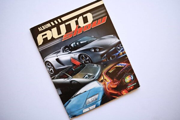Auto Show (Salo, 2002): Tiene 72 Láminas (Álbum)