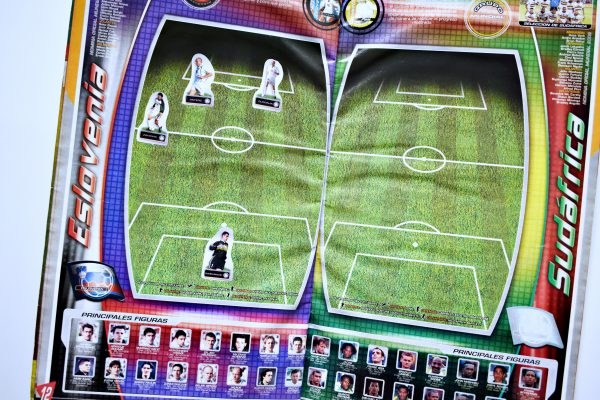 Copa Mundial 2002 Korea/Japan (Corea/Japon) (Salo, 2002): Tiene 111 Láminas (Álbum)