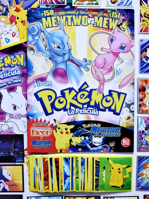 . Pokémon Mewtwo vs Mew: Álbum Completo A Pegar
