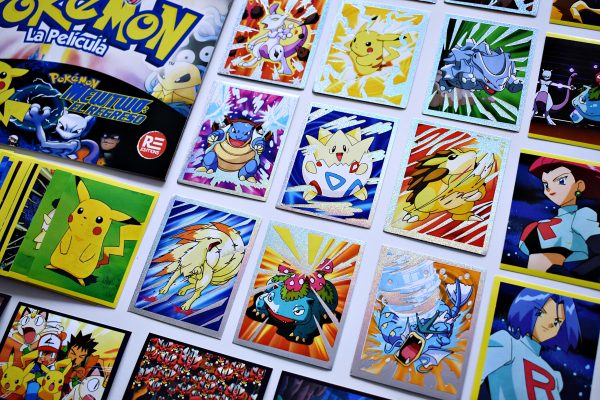 . Pokémon Mewtwo vs Mew: Álbum Completo A Pegar