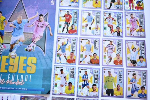 Los Reyes del Fútbol [2023-2024]: Álbum Completo A Pegar