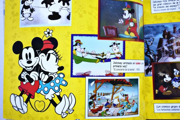Mickey Mouse Sticker Story 90 Años (Panini, 2019): Álbum Completo (Con todas sus láminas pegadas)