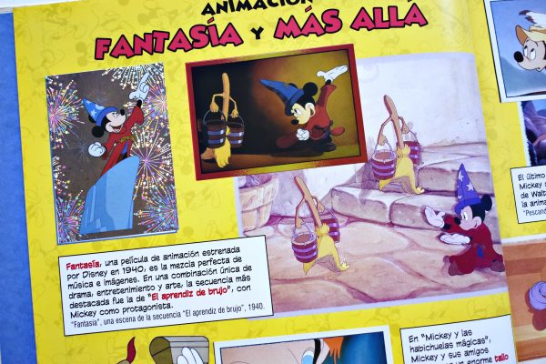 Mickey Mouse Sticker Story 90 Años (Panini, 2019): Álbum Completo (Con todas sus láminas pegadas)