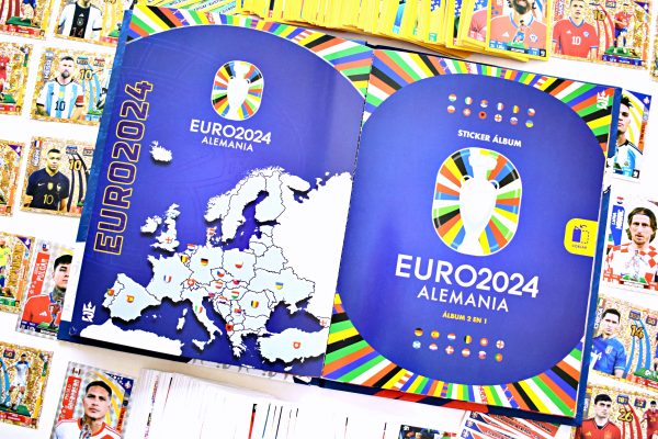 . Copa América 2024 [Tapa Dura] (3 Reyes) + EuroCopa: Álbum Completo A Pegar
