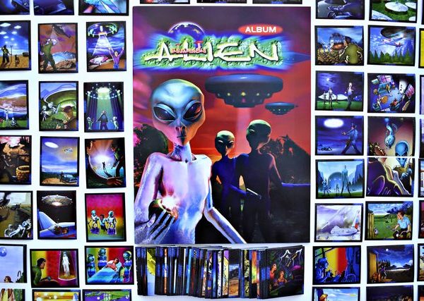 Invasion Alien: Álbum Completo A Pegar foto 1