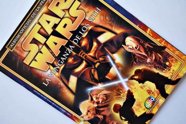 Star Wars Episodio 3, La Venganza de los Sith (Salo, 2005): Tiene 71 Láminas