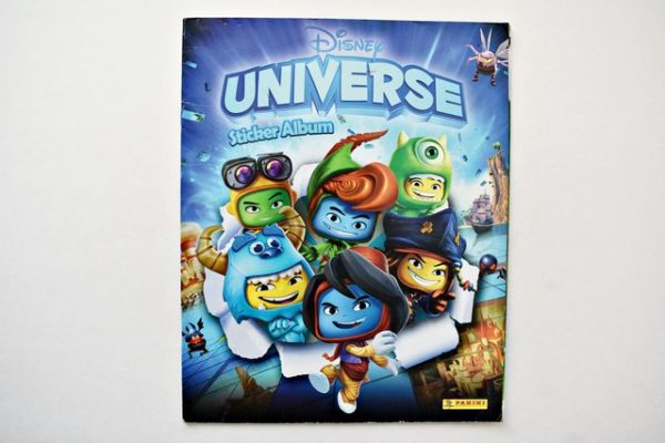 Universe (Panini, 2012): Tiene 69 Láminas
