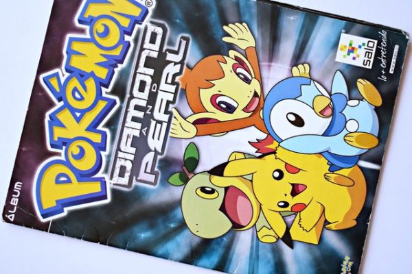Pokémon Diamond and Pearl (Salo, 2008): Tiene 20 Láminas