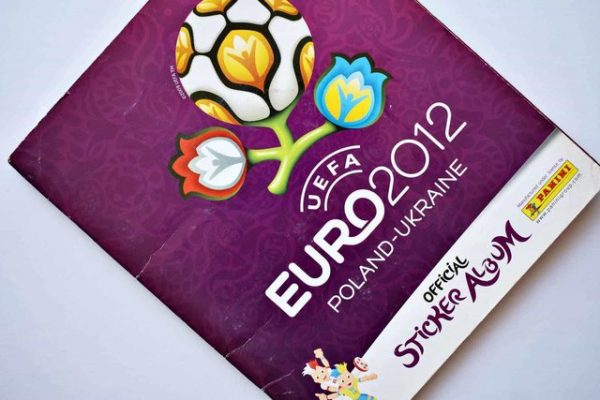 UEFA Euro 2012 Poland - Ukraine (Panini, 2012): Tiene 144 Láminas