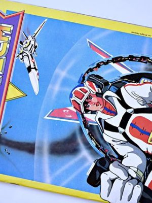 Robotech (Salo, 1992): Tiene 35 Láminas