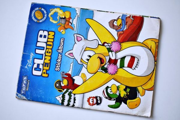 Club Penguin (Topps, 2011): Faltan 50 Láminas