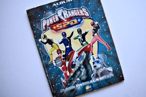 Power Rangers S.P.D. (Salo, 2006): Tiene 17 Láminas