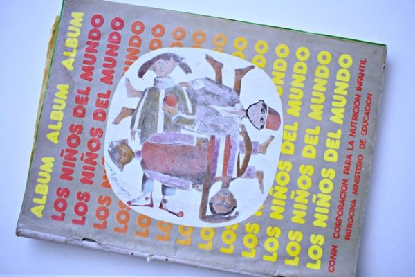 Los niños del mundo (Salo, 1980): Tiene 65 Láminas