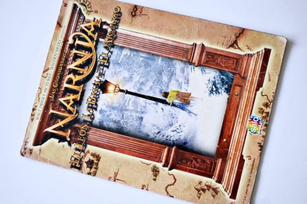Las Crónicas de Narnia El León La Bruja y el Armario (Salo, 2005): Tiene 32 Láminas