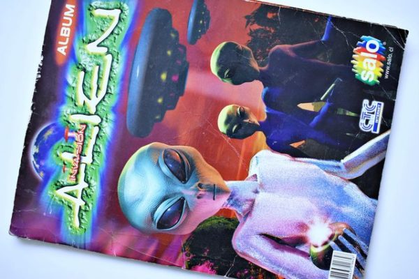 Invasion Alien (Salo, 1999): Tiene 79 Láminas