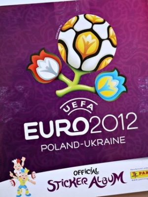 UEFA Euro 2012 Poland - Ukraine (Panini, 2012): Tiene 250 Láminas