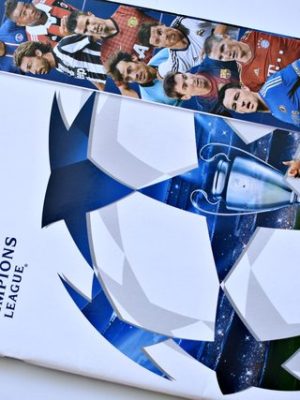 UEFA Champions League 2012-2013 (Panini, 2012): Tiene 214 Láminas