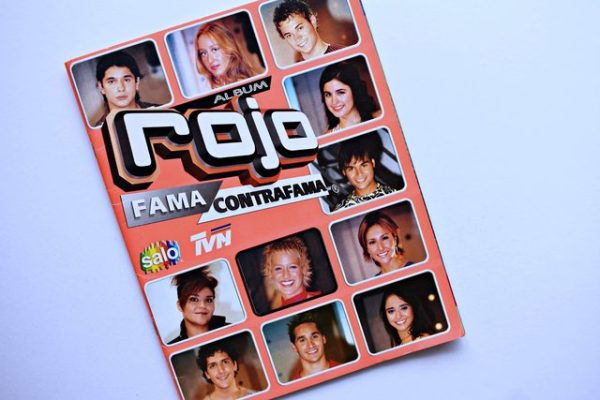 Rojo Fama Contra Fama (Salo, 2003): Tiene 10 Láminas