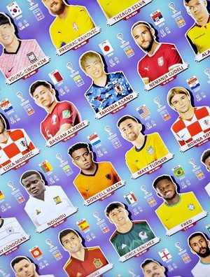 Copa Mundial 2022 Qatar: Set 70 Láminas Moradas [Sin Repetir]